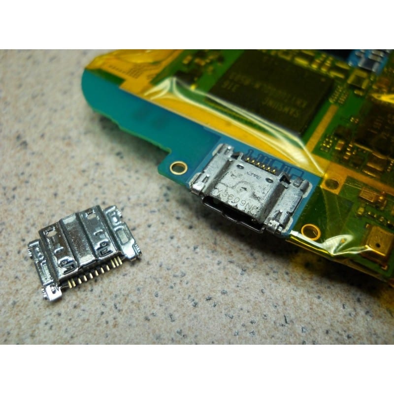 Reparatii mufa incarcare microusb - conector transfer date