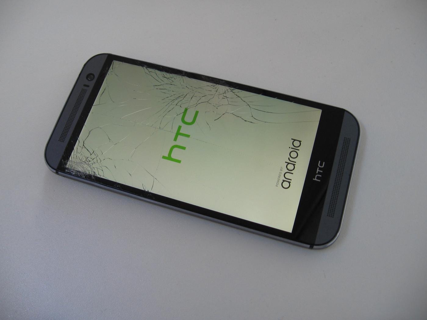 Service HTC - Reparatii hardware si software